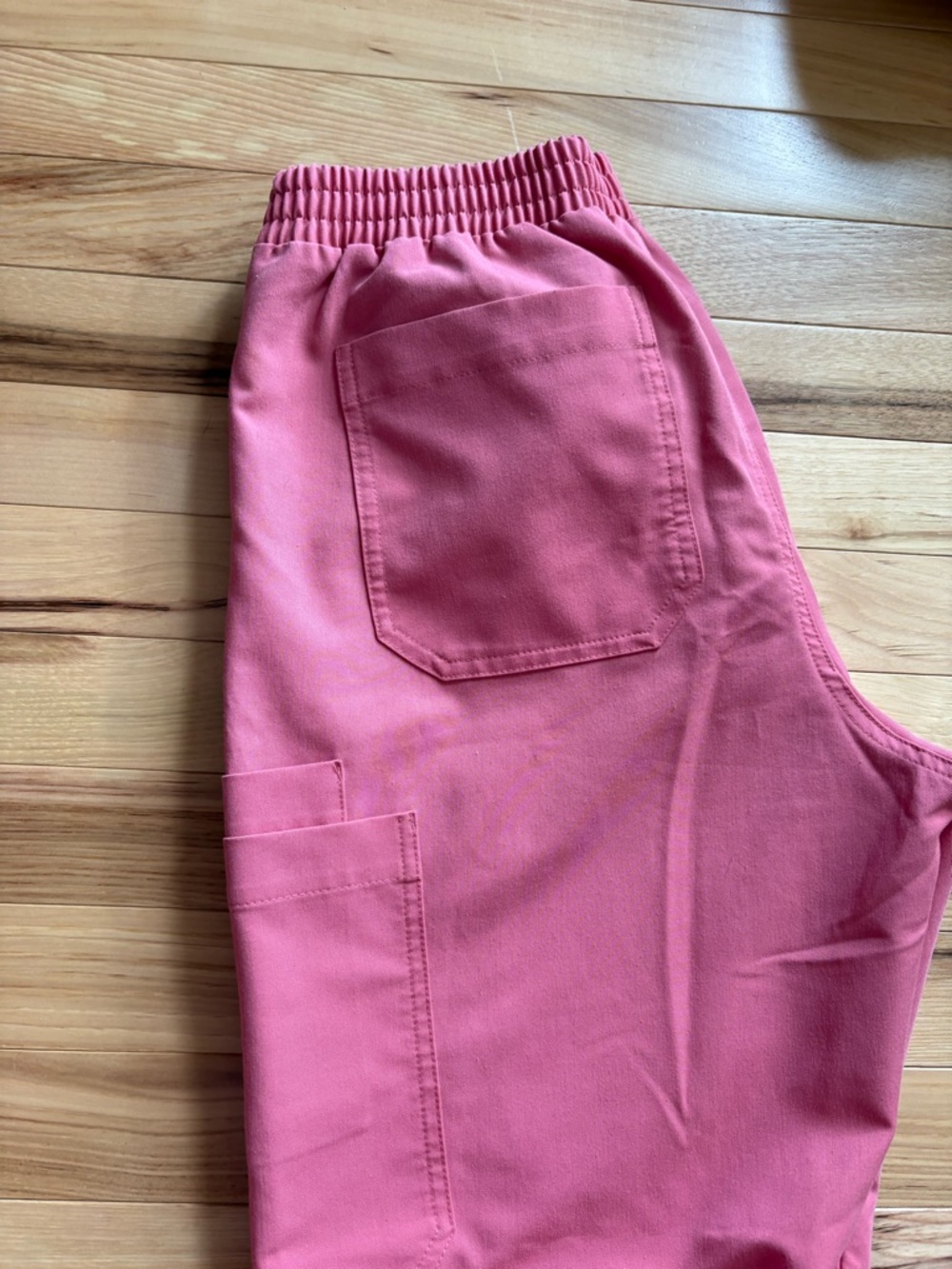 Figs Limited Edition “Beat the Pink” Kade Scrub pants size medium New - Picture 7 of 7